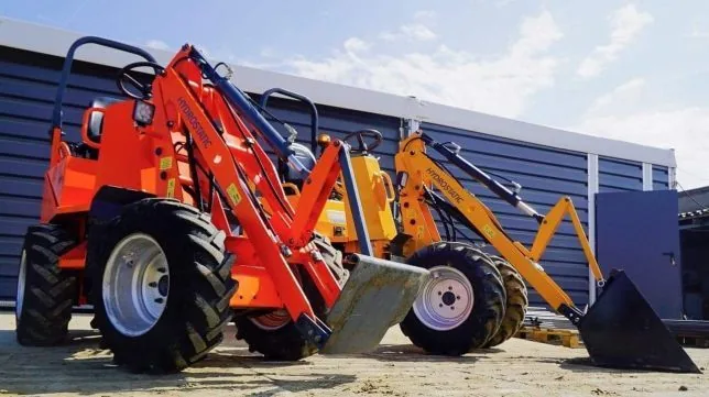 Miniładowarka Bobcat S450 — Widok z przodu